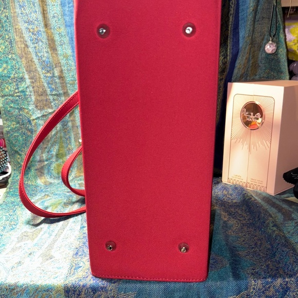 Elegant Red Women's Handbag - Picture 7 of 7